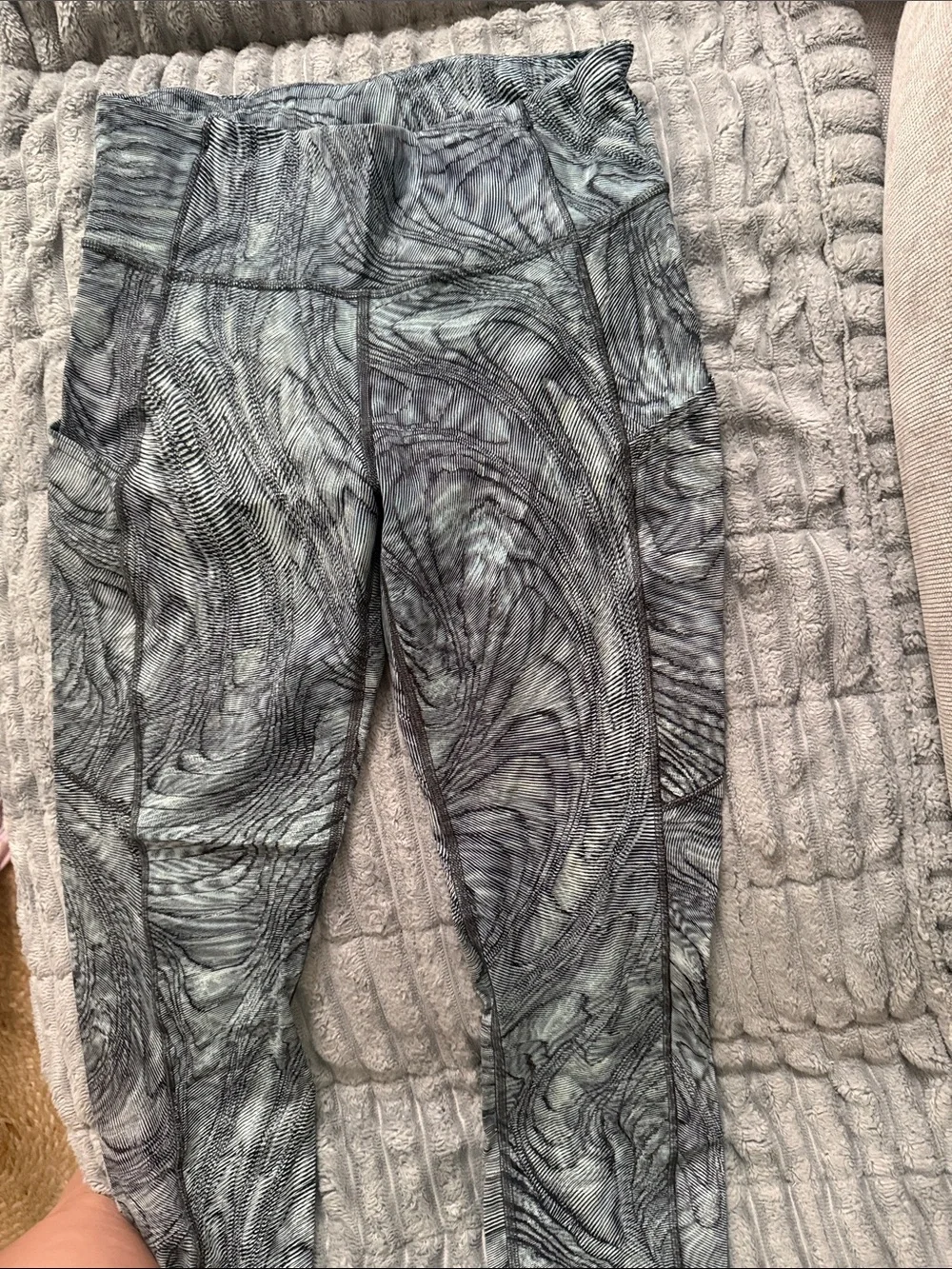 lululemon athletica Marble-Print Leggings in Gray and Black whit packets